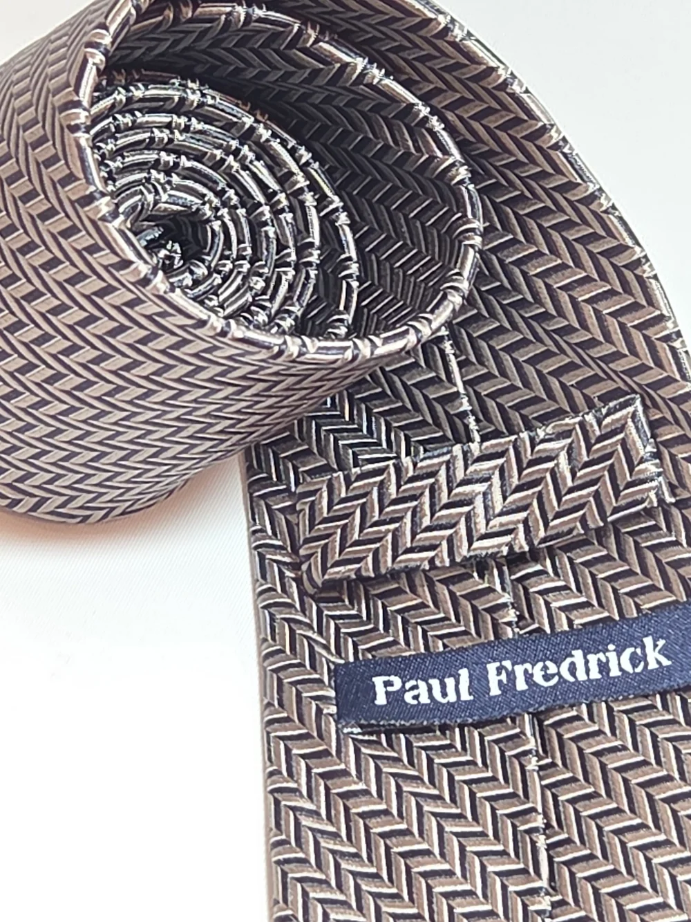Paul Fredrick Mens 100% Silk Chevron Pattern Tie in Black and Silver